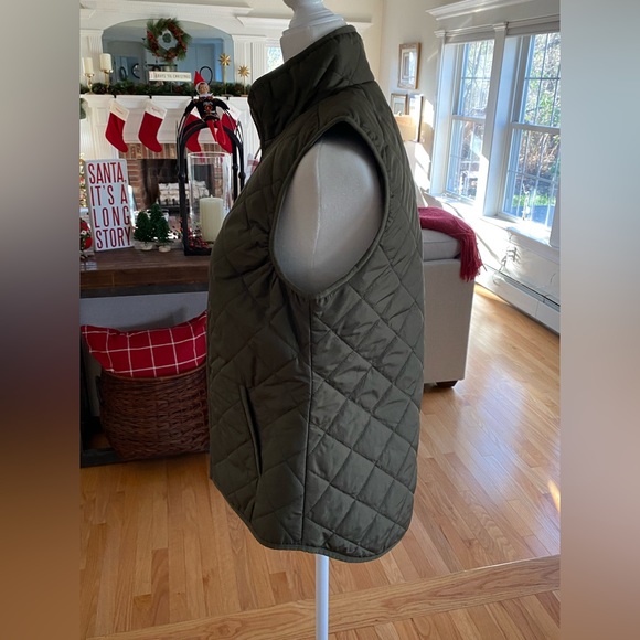 Old Navy Quilted Vest - Picture 3 of 5